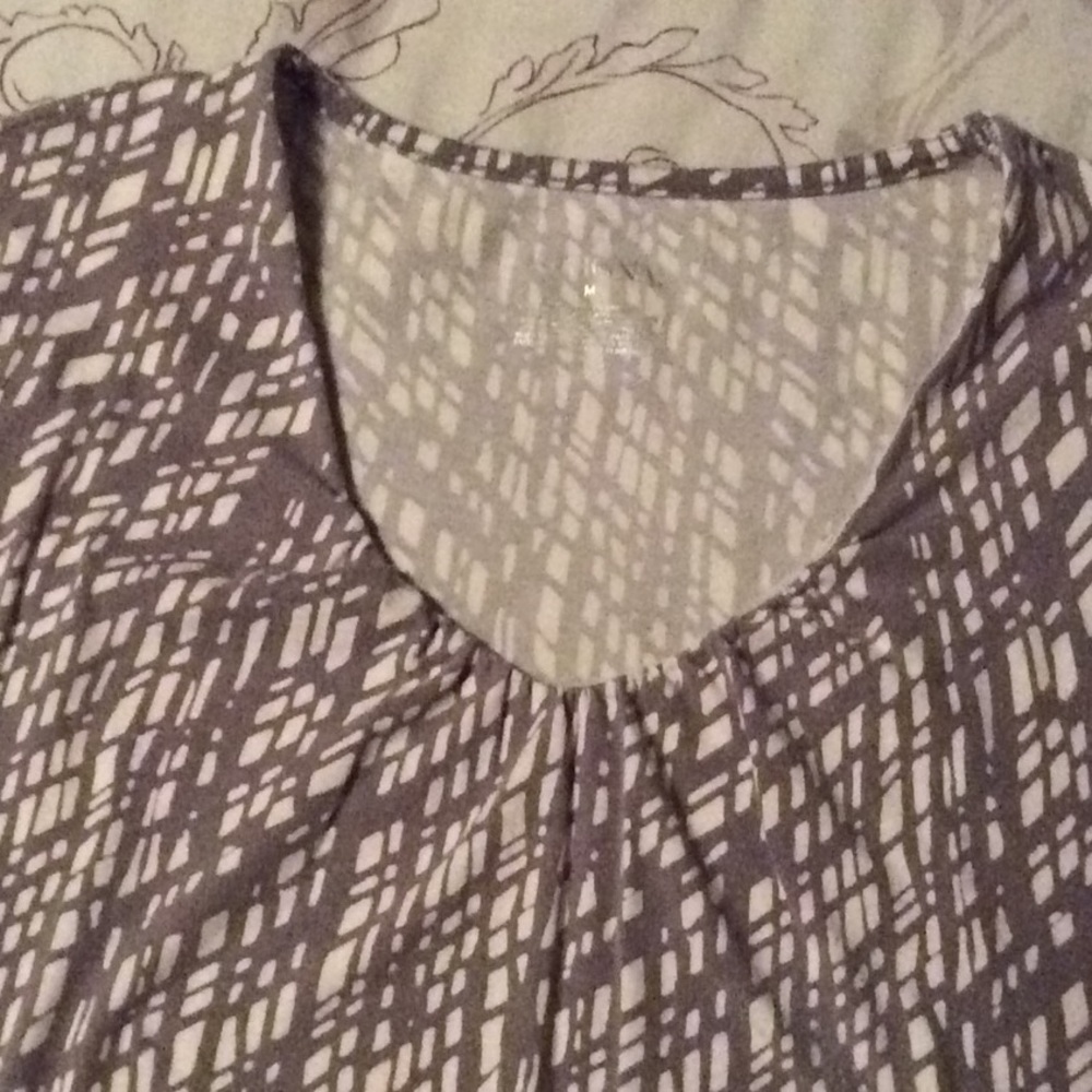 Versatile, comfortable top ! ๐ - Picture 2 of 2